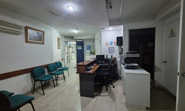 Local Comercial en Venta en YUNGAY 475. Edificio Medico Escorial