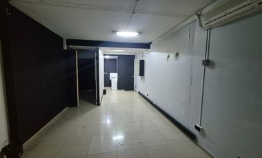 Local Comercial en Venta en YUNGAY 475. Edificio Medico Escorial