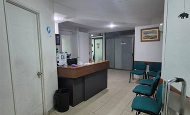 Local Comercial en Venta en YUNGAY 475. Edificio Medico Escorial