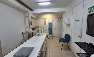 Local Comercial en Venta en YUNGAY 475. Edificio Medico Escorial