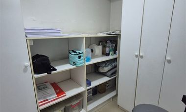 Local Comercial en Venta en YUNGAY 475. Edificio Medico Escorial
