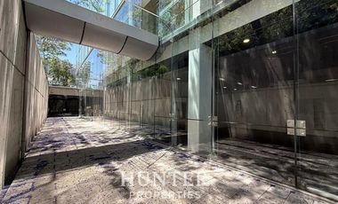 Local Comercial en Arriendo en Nueva Costanera / Avda Vitacura