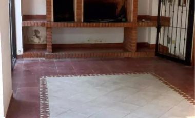 Casa en venta - 4 Dormitorios 4 Baños - Cochera - 950Mts2 - José C. Paz