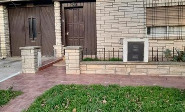 Casa en venta - 5 Dormitorios 3 Baños - Cochera - 200Mts2 - San Patricio, Mar del Plata