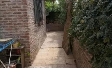Casa en venta - 6 Dormitorios 4 Baños - 230Mts2 - Don Torcuato