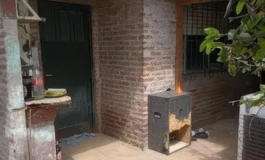Casa en venta - 6 Dormitorios 4 Baños - 230Mts2 - Don Torcuato
