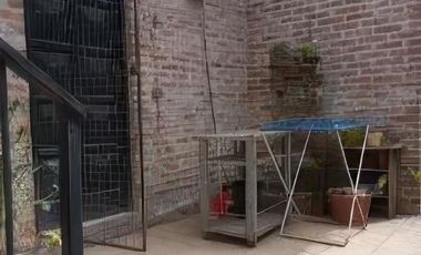 Casa en venta - 6 Dormitorios 4 Baños - 230Mts2 - Don Torcuato