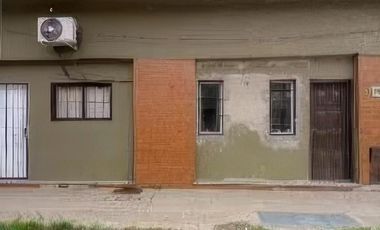 Casa en venta - 6 Dormitorios 4 Baños - 230Mts2 - Don Torcuato