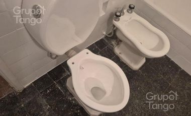 Venta Departamento 2 Ambientes en Retiro Con Patio Con Seguridad Cochera Opcional