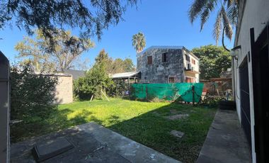 VENTA CASA FISHERTON R UN DORMITORIO LUMINOSA AMPLIO PATIO