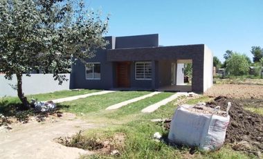 Casa en venta - 3 Dormitorios 2 Baños - 200Mts2 - San Miguel del Monte