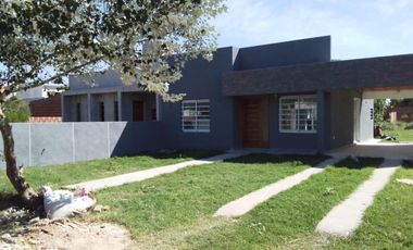 Casa en venta - 3 Dormitorios 2 Baños - 200Mts2 - San Miguel del Monte