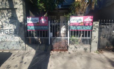 Casa a reciclar a la venta en el centro de Wilde