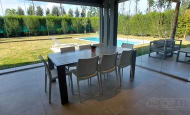 02 ENE al 15 FEB. IMPECABLE. 3 DORMITORIOS.