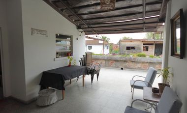 Departamento con 3 dormitorios en Turdera y un taller de trabajo, Lote en 