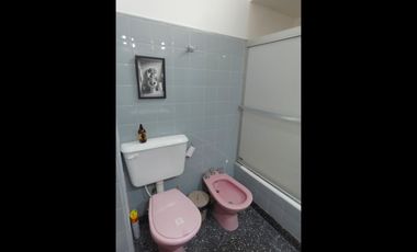 Departamento con 3 dormitorios en Turdera y un taller de trabajo, Lote en 