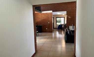 Casa en  Parque de las Naciones excelente estado Piscina Quincho y cochera