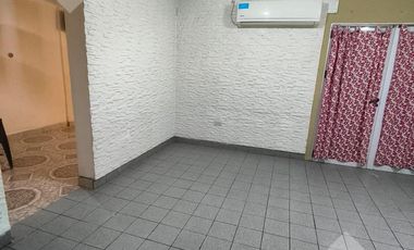 En Venta, Casa de 3 Habitaciones, Villa Manzano