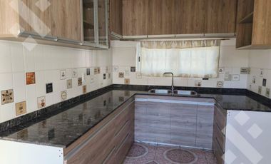 En Venta, Casa de 3 Habitaciones, Villa Manzano