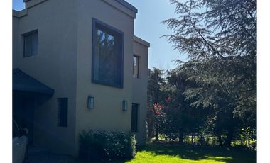 Casa en venta - 3 Dormitorios 3 Baños - 1200Mts2 - Pilar