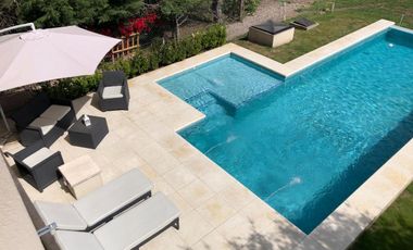 Casa en venta - 3 Dormitorios 3 Baños - 1200Mts2 - Pilar