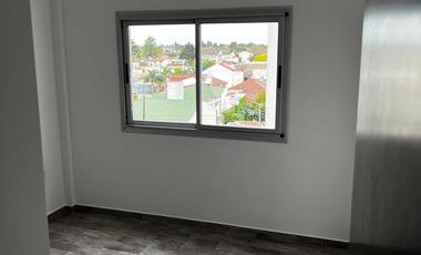 Departamento en venta - 2 Dormitorios 1 Baño - Cochera - 65Mts2 - Monte Grande, Esteban Echeverría