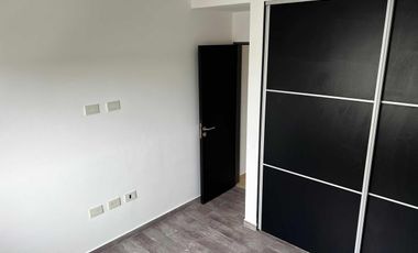 Departamento en venta - 2 Dormitorios 1 Baño - Cochera - 65Mts2 - Monte Grande, Esteban Echeverría