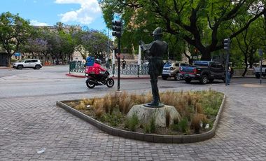 Alquiler Temporario Mensual de Monoambiente en pleno CENTRO de Córdoba. Excelente ubicación!!!!