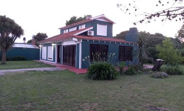 Casa en venta - 3 Dormitorios 2 Baños - 900Mts2 - Miramar