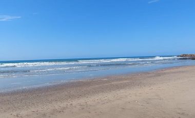 Casa en venta - 3 Dormitorios 2 Baños - 900Mts2 - Miramar