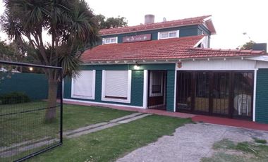 Casa en venta - 3 Dormitorios 2 Baños - 900Mts2 - Miramar