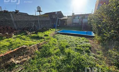 VENTA DE CASA 4 AMBIENTES CON COCHERA EN FLORENCIO VARELA