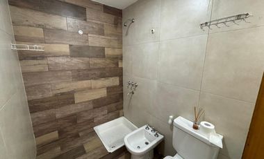 Departamento de dos ambientes en alquiler en Wilde Centro