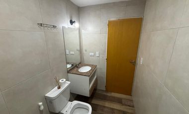 Departamento de dos ambientes en alquiler en Wilde Centro