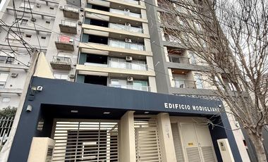 Dos ambientes con Balcón, super luminoso. En la mejor zona de Avellaneda.