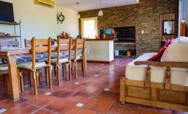 Casa en alquiler - 5 Dormitorios 5 Baños - Chascomus