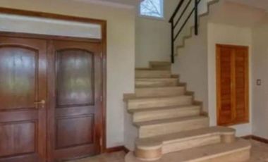 Casa en alquiler - 5 Dormitorios 5 Baños - Chascomus