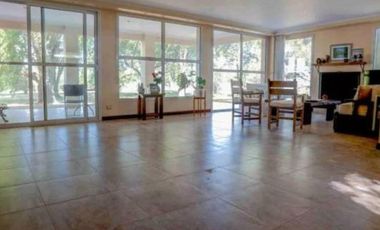 Casa en alquiler - 5 Dormitorios 5 Baños - Chascomus