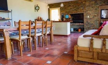 Casa en alquiler - 5 Dormitorios 5 Baños - Chascomus