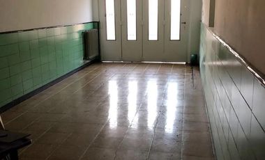 Casa en alquiler - 4 Dormitorios 2 Baños - Cochera - 226,16Mts2 - Olivos