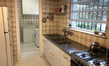 Casa en alquiler - 4 Dormitorios 2 Baños - Cochera - 226,16Mts2 - Olivos