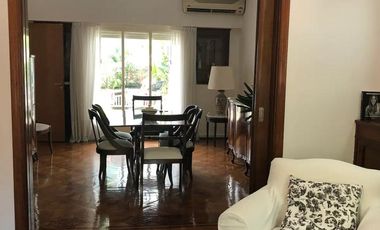 Casa en alquiler - 4 Dormitorios 2 Baños - Cochera - 226,16Mts2 - Olivos