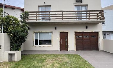 Casa en venta - 2 Dormitorios 1 Baño - 215Mts2 - Miramar