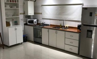 Casa en venta - 2 Dormitorios 1 Baño - 215Mts2 - Miramar