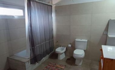 Casa en venta - 2 Dormitorios 1 Baño - 215Mts2 - Miramar