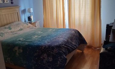 Departamento tres ambientes con cochera a la venta en Sarandi