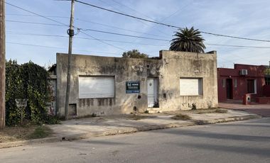 Buscas invertir casa a refaccionar?  esta es tu opción en Lobos