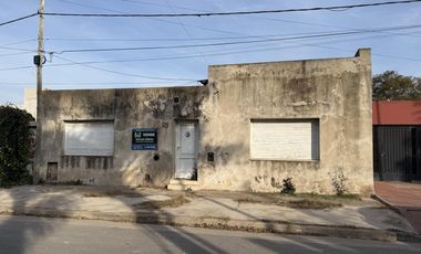 Buscas invertir casa a refaccionar?  esta es tu opción en Lobos