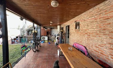 CASA EN JUAN LAPALMA CASI SAN JOSE