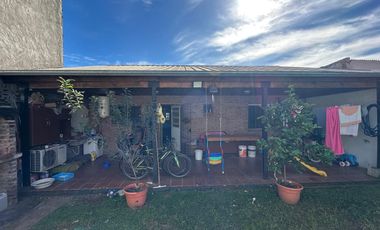 CASA EN JUAN LAPALMA CASI SAN JOSE